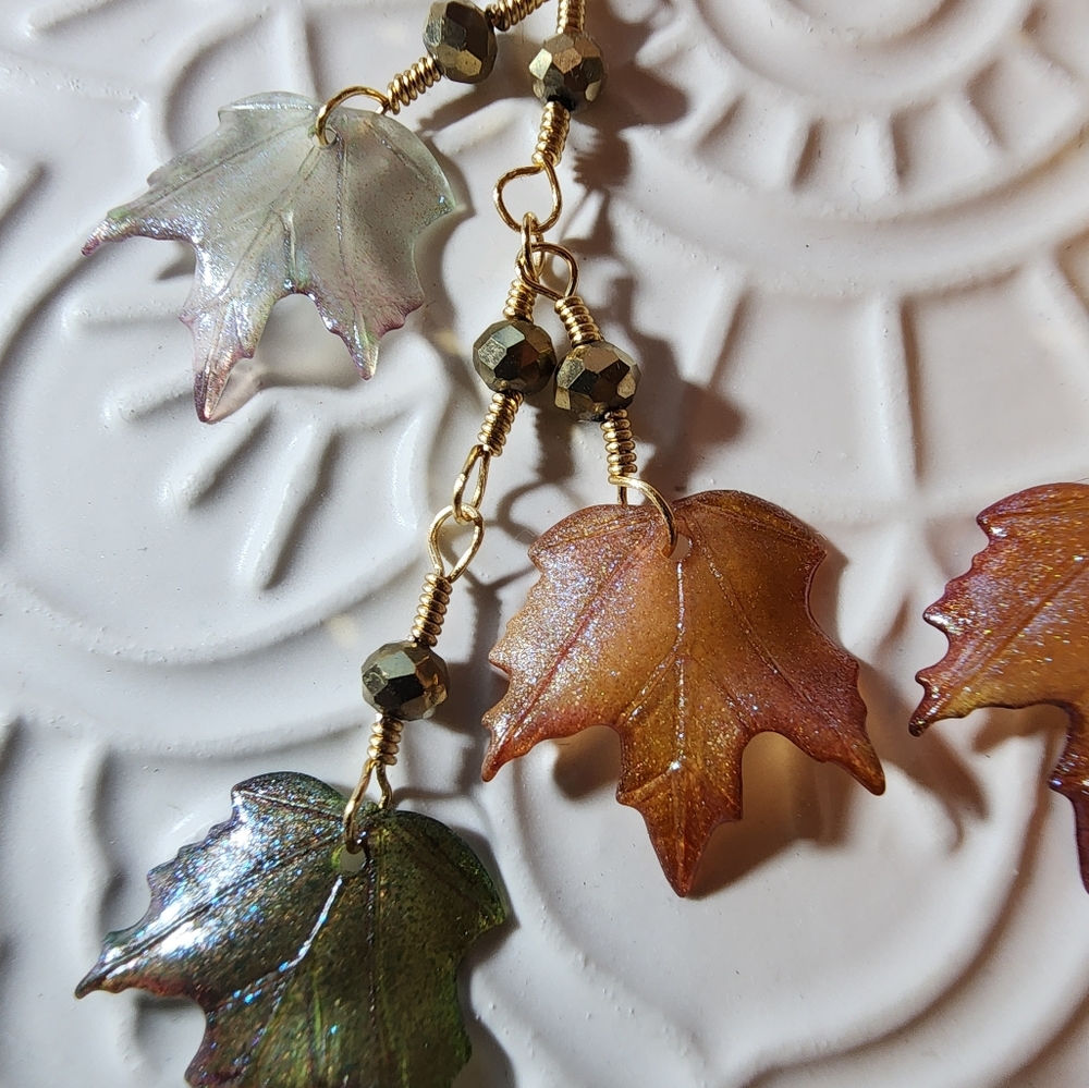 Falling leaf earrings - Picture 3 of 4